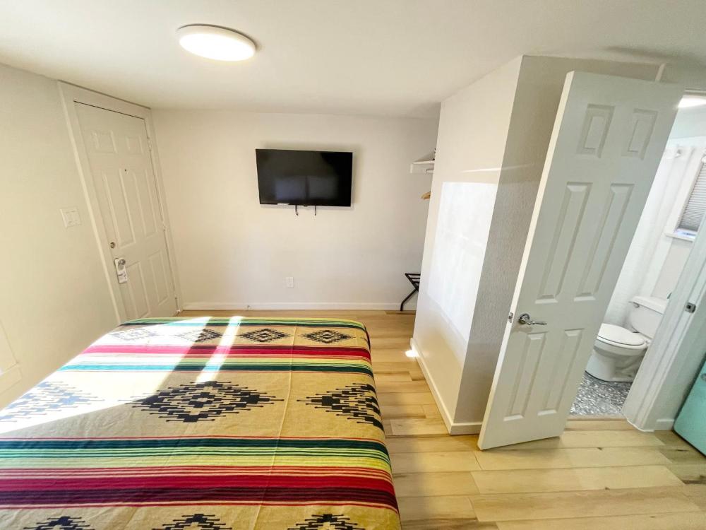 Standard Queen Room interior